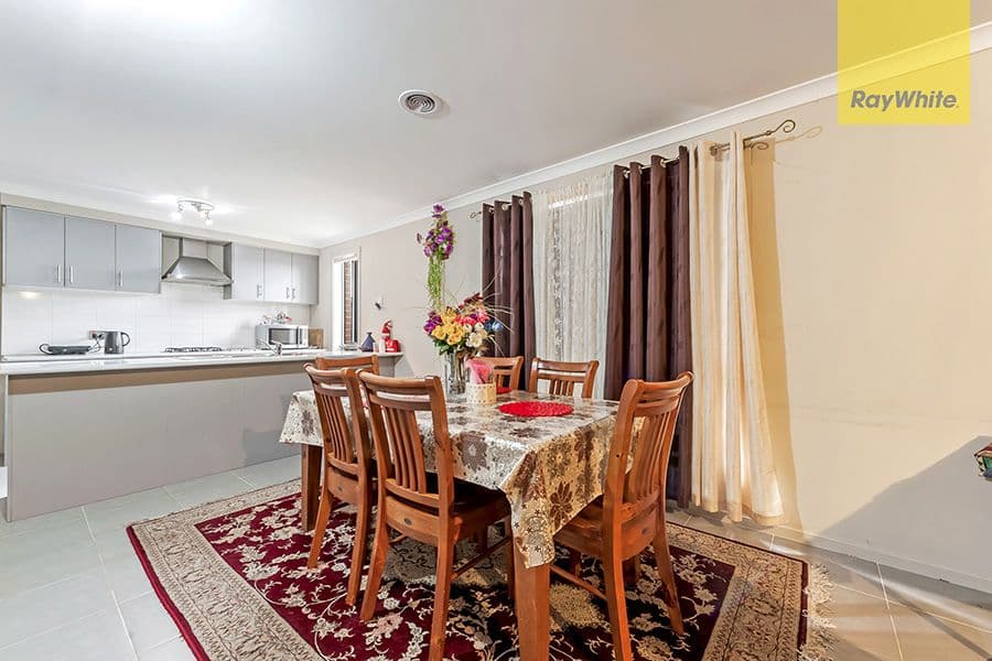 10 Ferdinand Place, Melton West VIC 3337, Melton West - Thumbnail 4