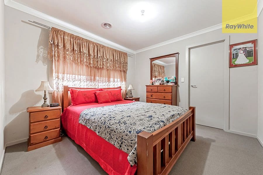 10 Ferdinand Place, Melton West VIC 3337, Melton West - Thumbnail 7