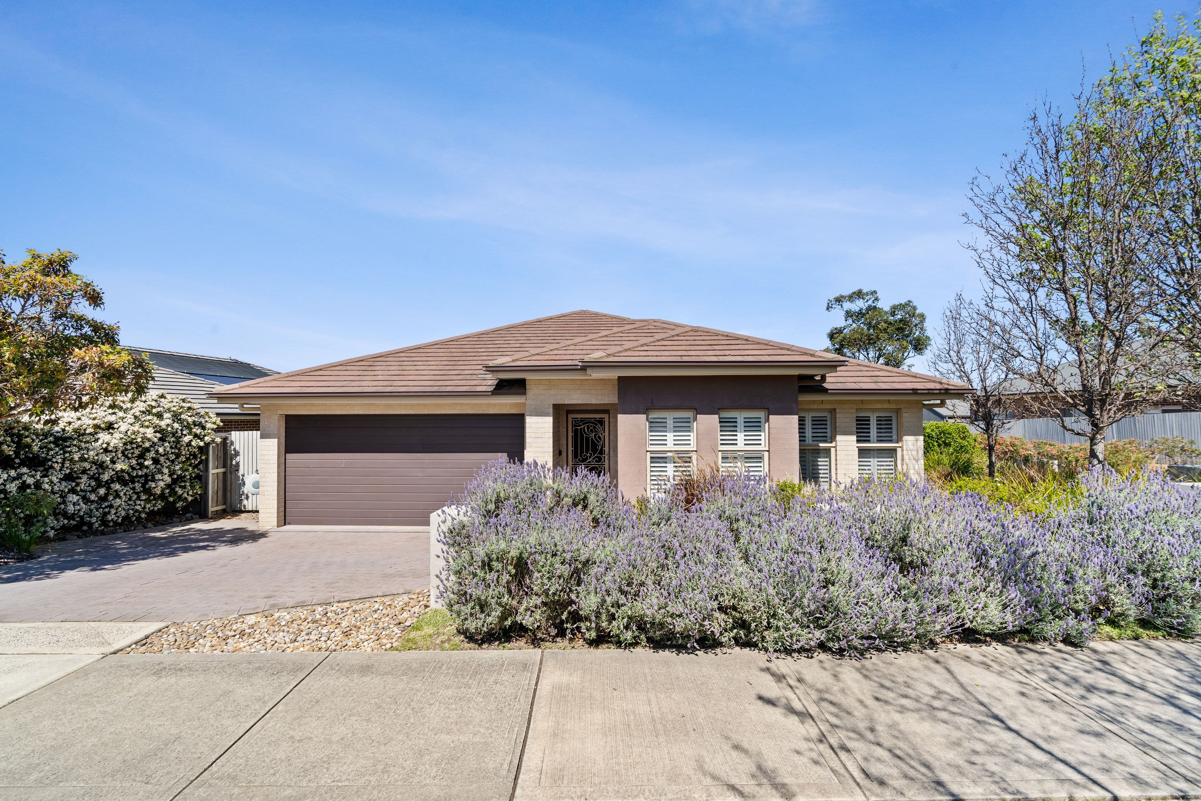 8 Fairbank Drive, GLEDSWOOD HILLS NSW 2557, Gledswood Hills - Image 1