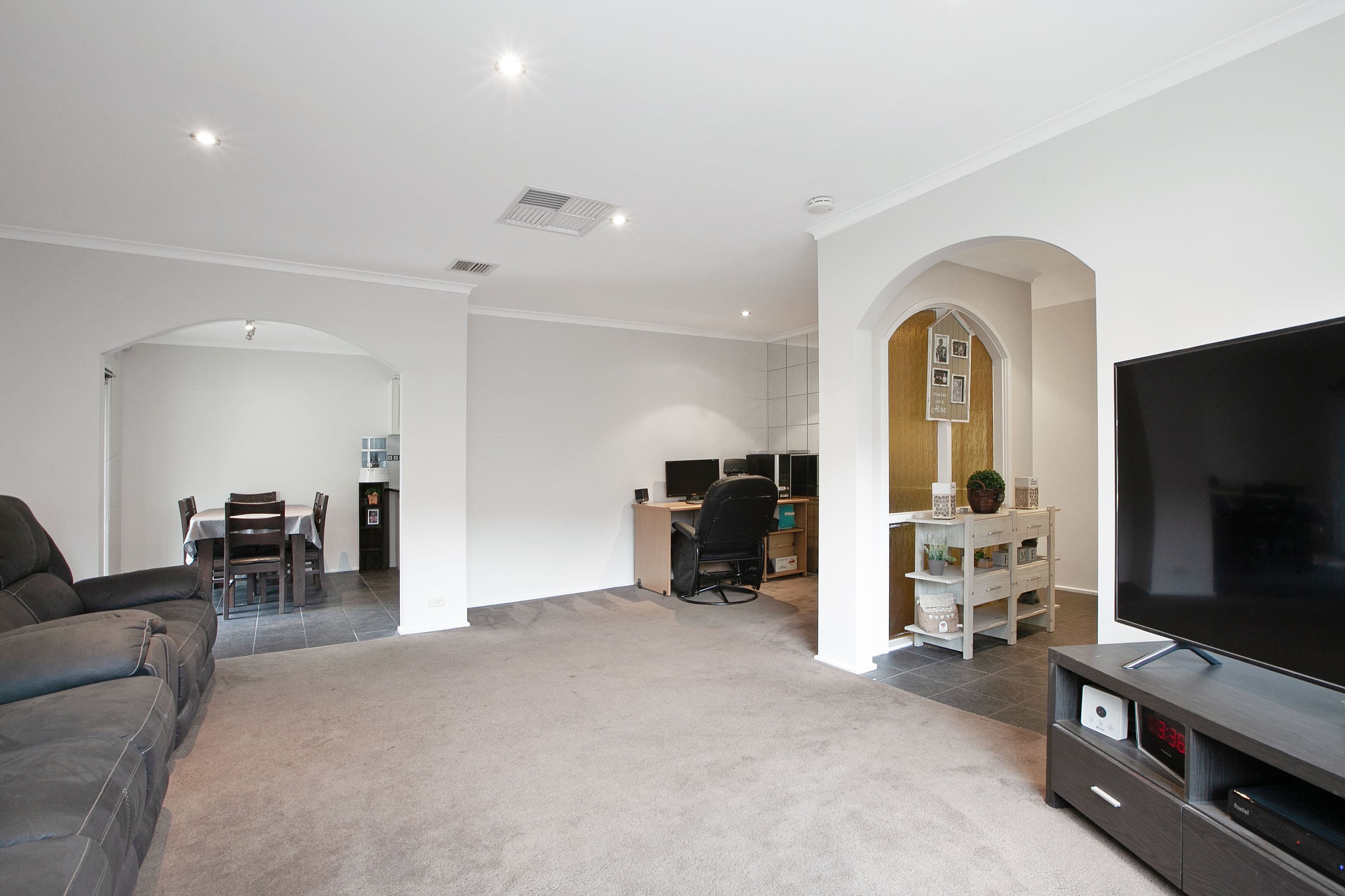 19 Moira Avenue, Reservoir VIC 3073, Reservoir - Thumbnail 4