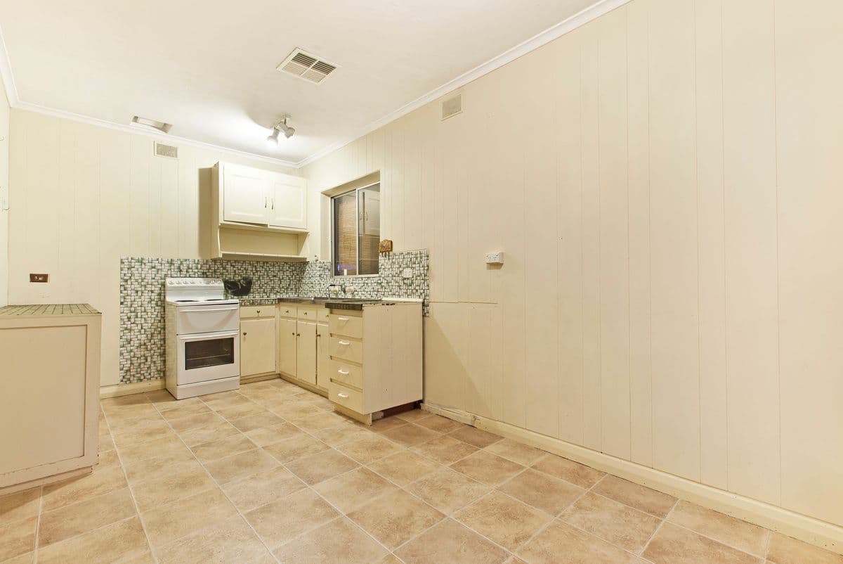 10 Joanne Street, Salisbury North SA 5108, Salisbury North - Thumbnail 5