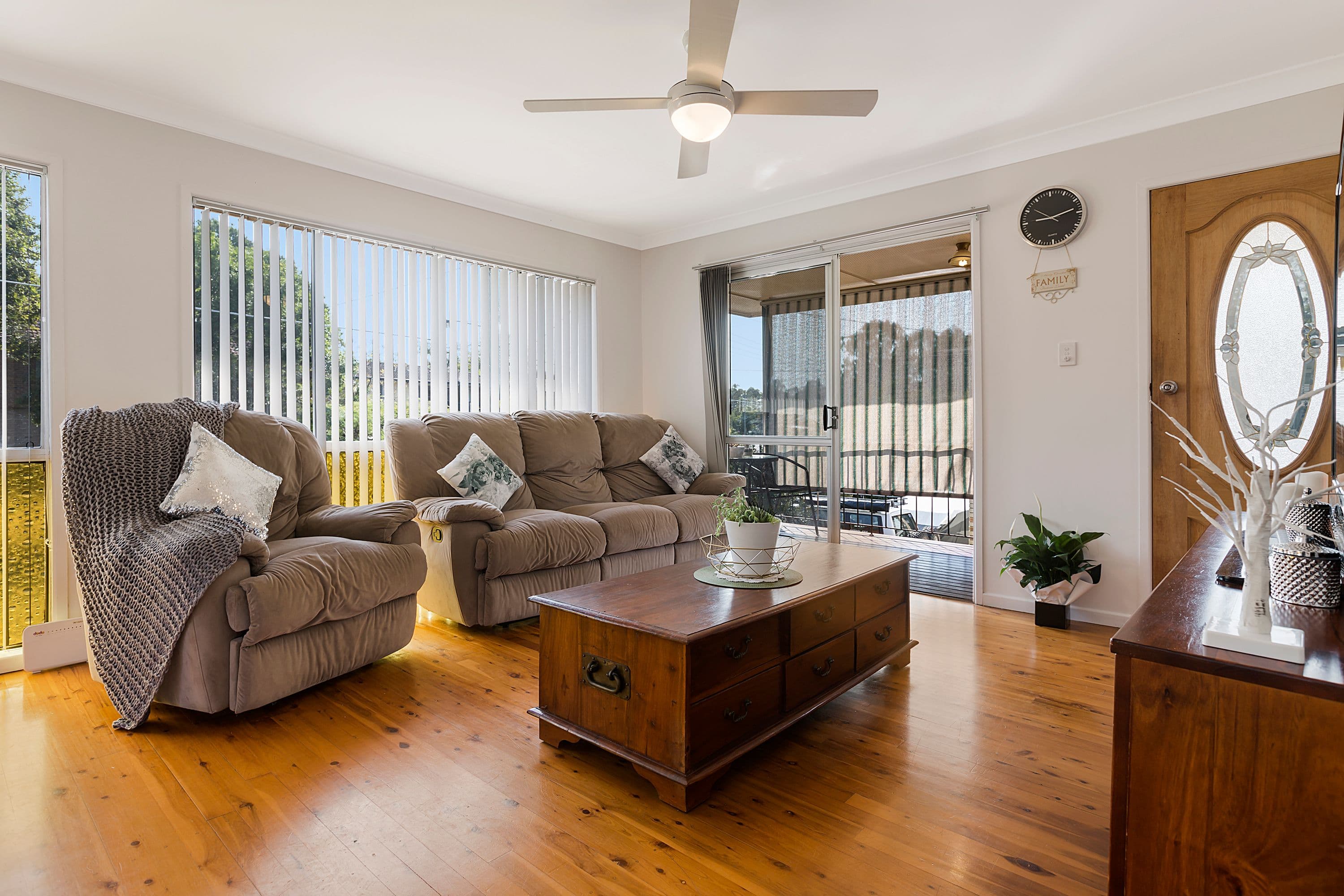 14 Folkstone Avenue, Albany Creek QLD 4035, Albany Creek - Thumbnail 4