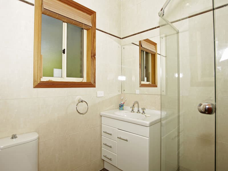 18 The Parkway, Aberfoyle Park - Thumbnail 4