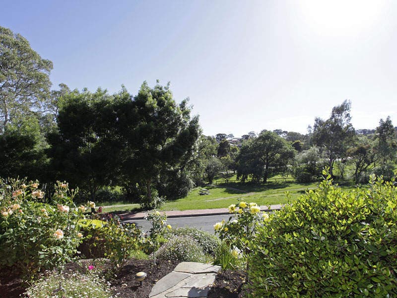 18 The Parkway, Aberfoyle Park - Thumbnail 8