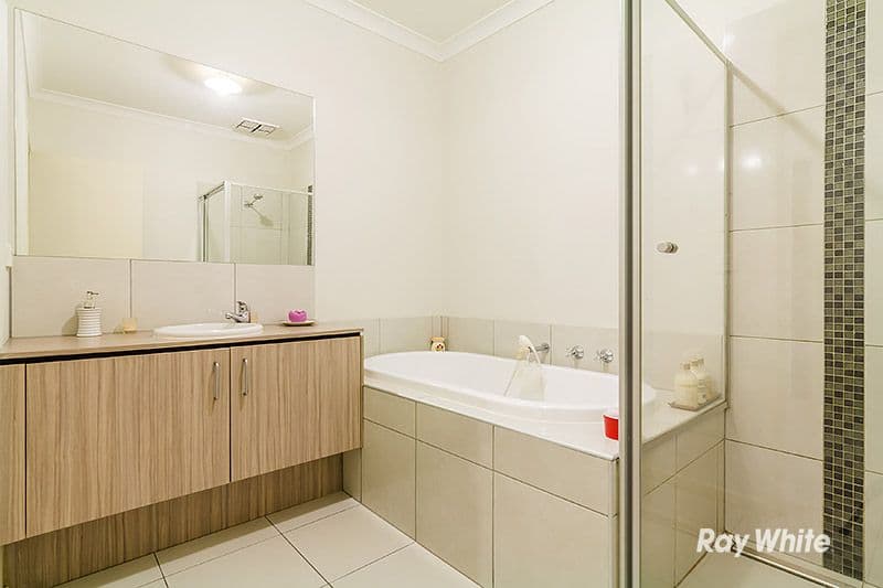 10 Jutland Close, Clyde North VIC 3978, Clyde North - Thumbnail 6