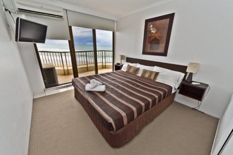  37 Albatross Avenue, MERMAID BEACH QLD 4218, Mermaid Beach - Thumbnail 3