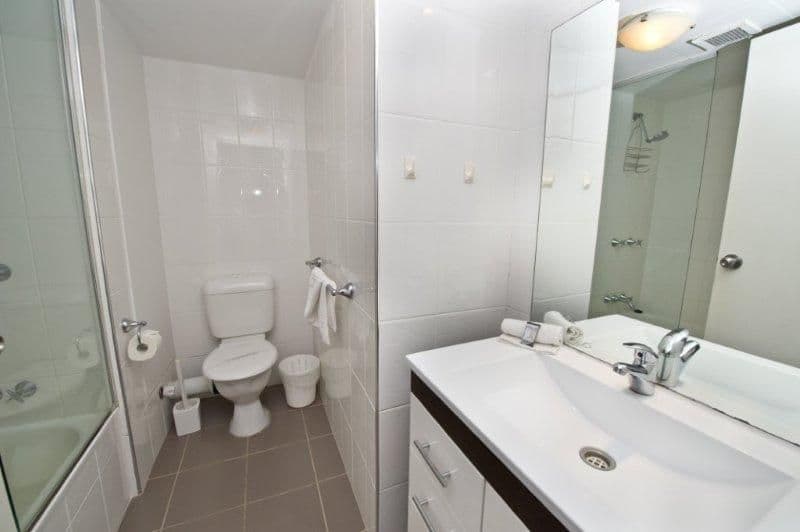  37 Albatross Avenue, MERMAID BEACH QLD 4218, Mermaid Beach - Thumbnail 4