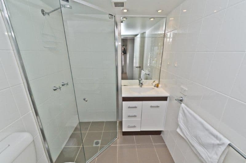  37 Albatross Avenue, MERMAID BEACH QLD 4218, Mermaid Beach - Thumbnail 6