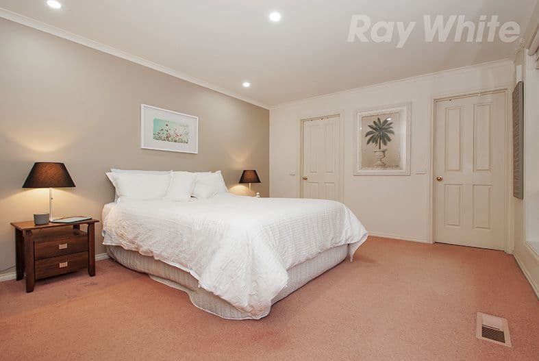 22 YARRARIDGE Drive, Chirnside Park VIC 3116, Chirnside Park - Thumbnail 8