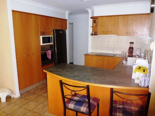 43 Seville Circuit, BURLEIGH WATERS QLD 4220, Burleigh Waters - Thumbnail 4