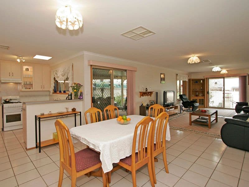 16 Goulding Grove, NOARLUNGA DOWNS SA 5168, Noarlunga Downs - Thumbnail 2