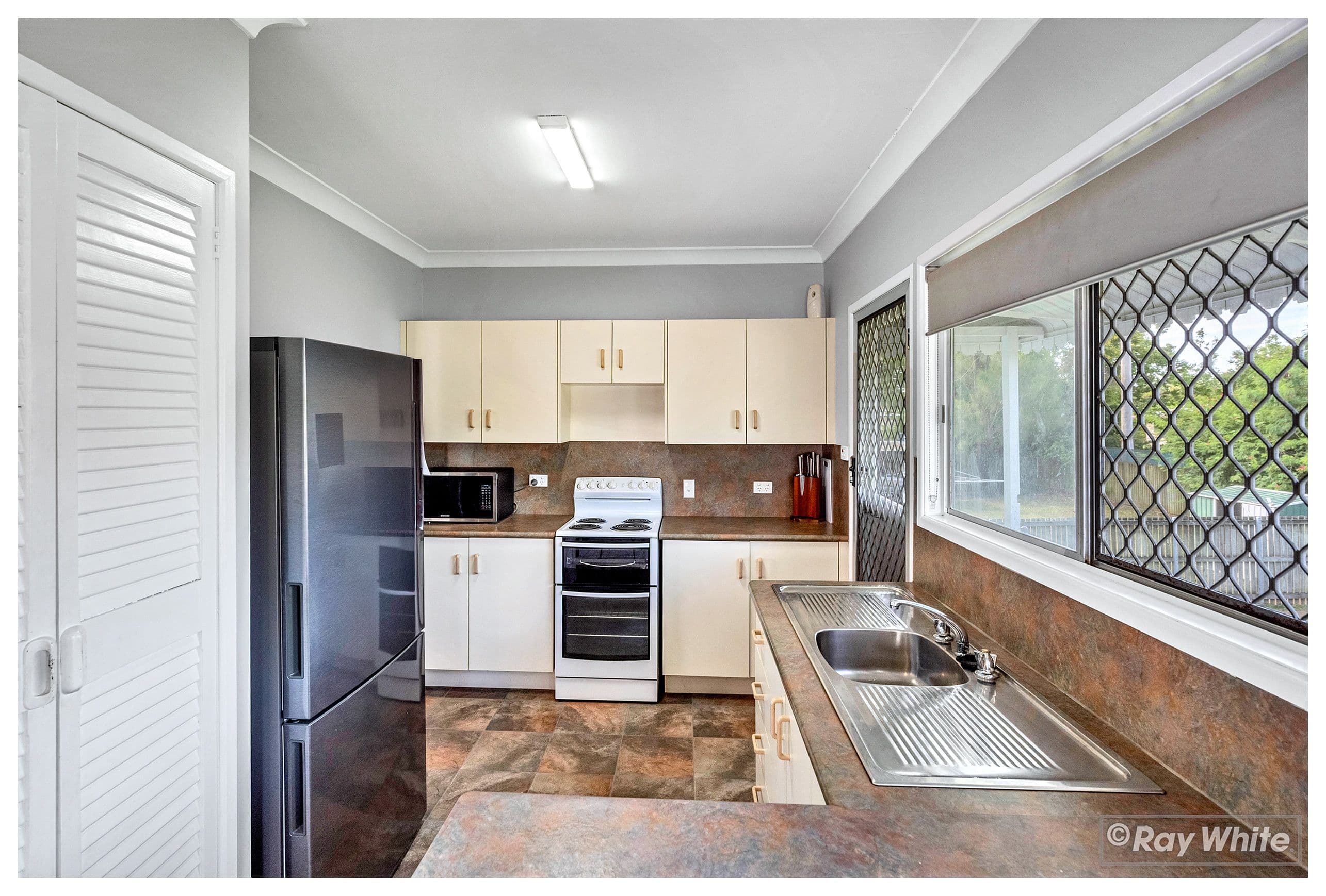311 Blanchfield Street, Koongal QLD 4701, Koongal - Thumbnail 6