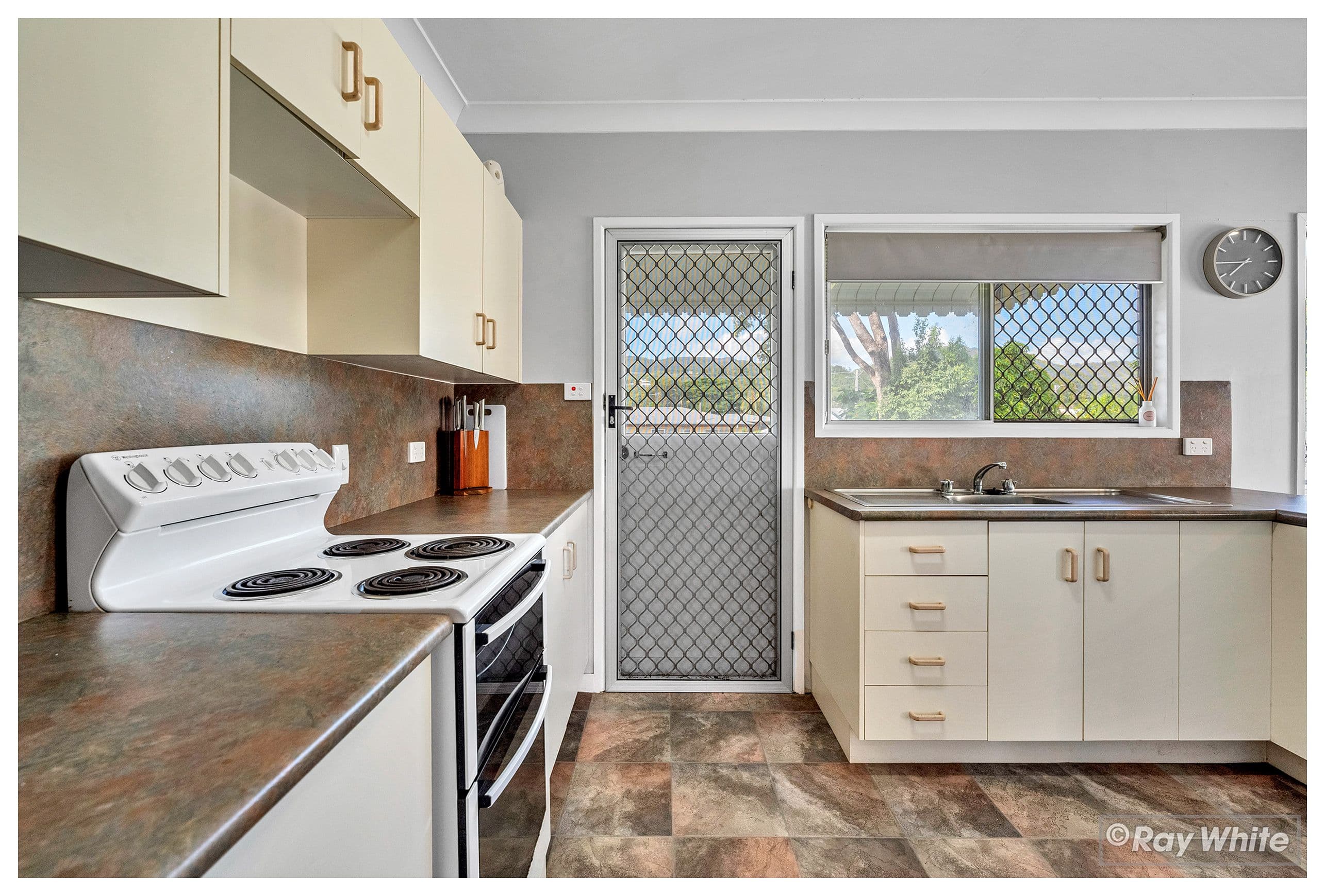 311 Blanchfield Street, Koongal QLD 4701, Koongal - Thumbnail 8