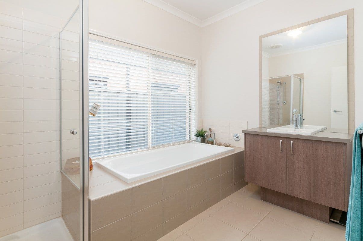 28 Middlesborough Drive, CRAIGIEBURN VIC 3064, Craigieburn - Thumbnail 8