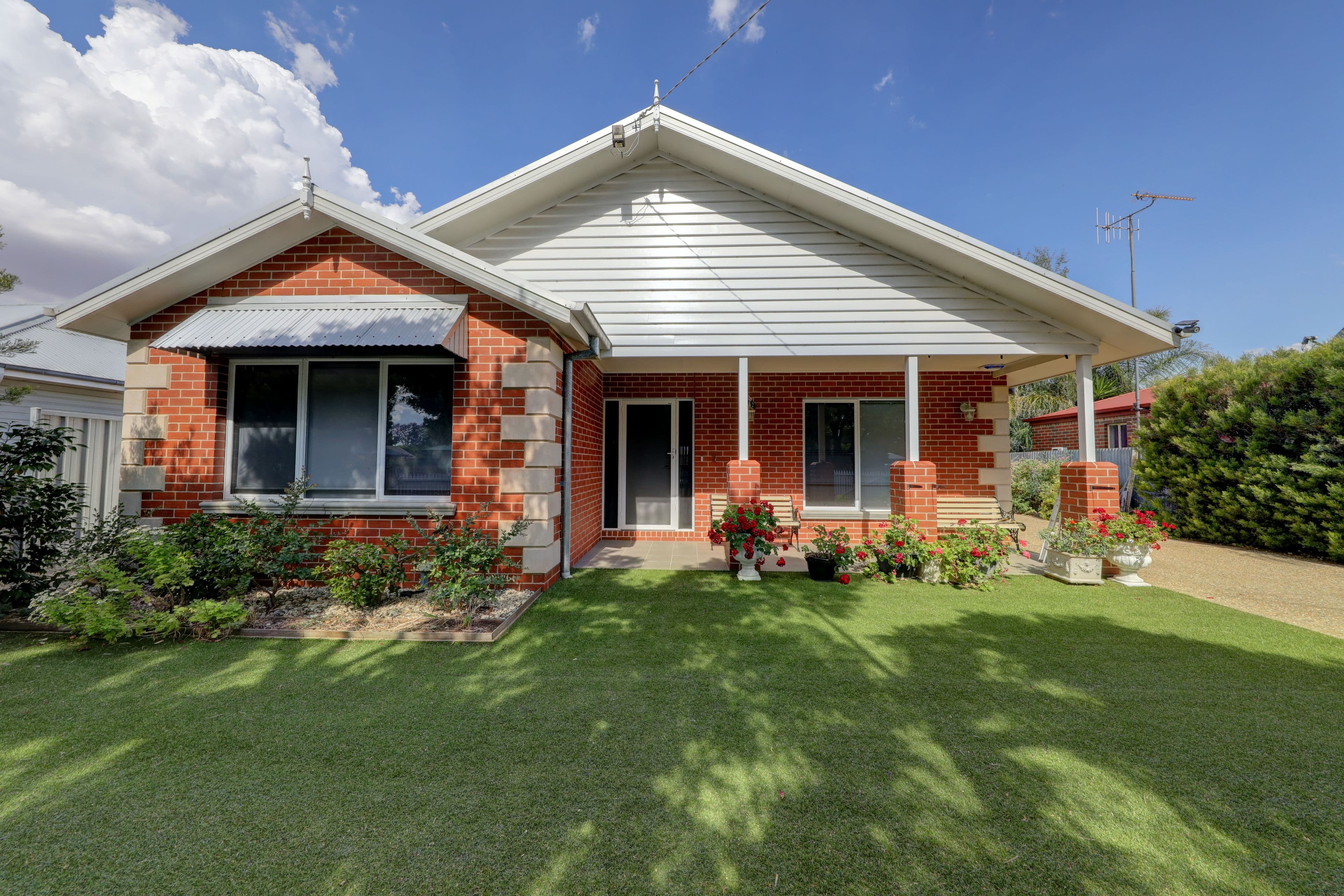 2 Thompson Avenue, Cobram VIC 3644, Cobram - Thumbnail 2