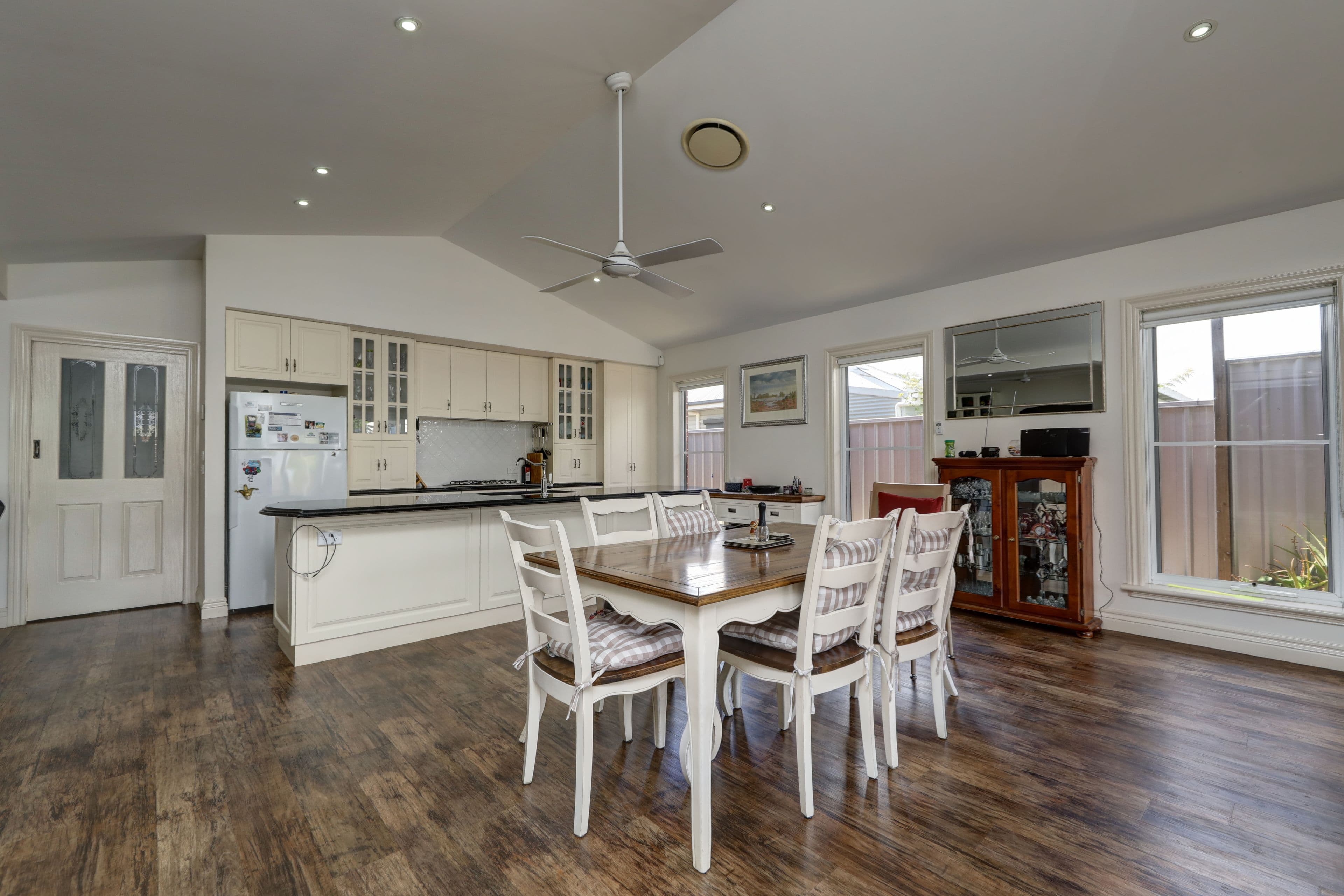 2 Thompson Avenue, Cobram VIC 3644, Cobram - Thumbnail 6