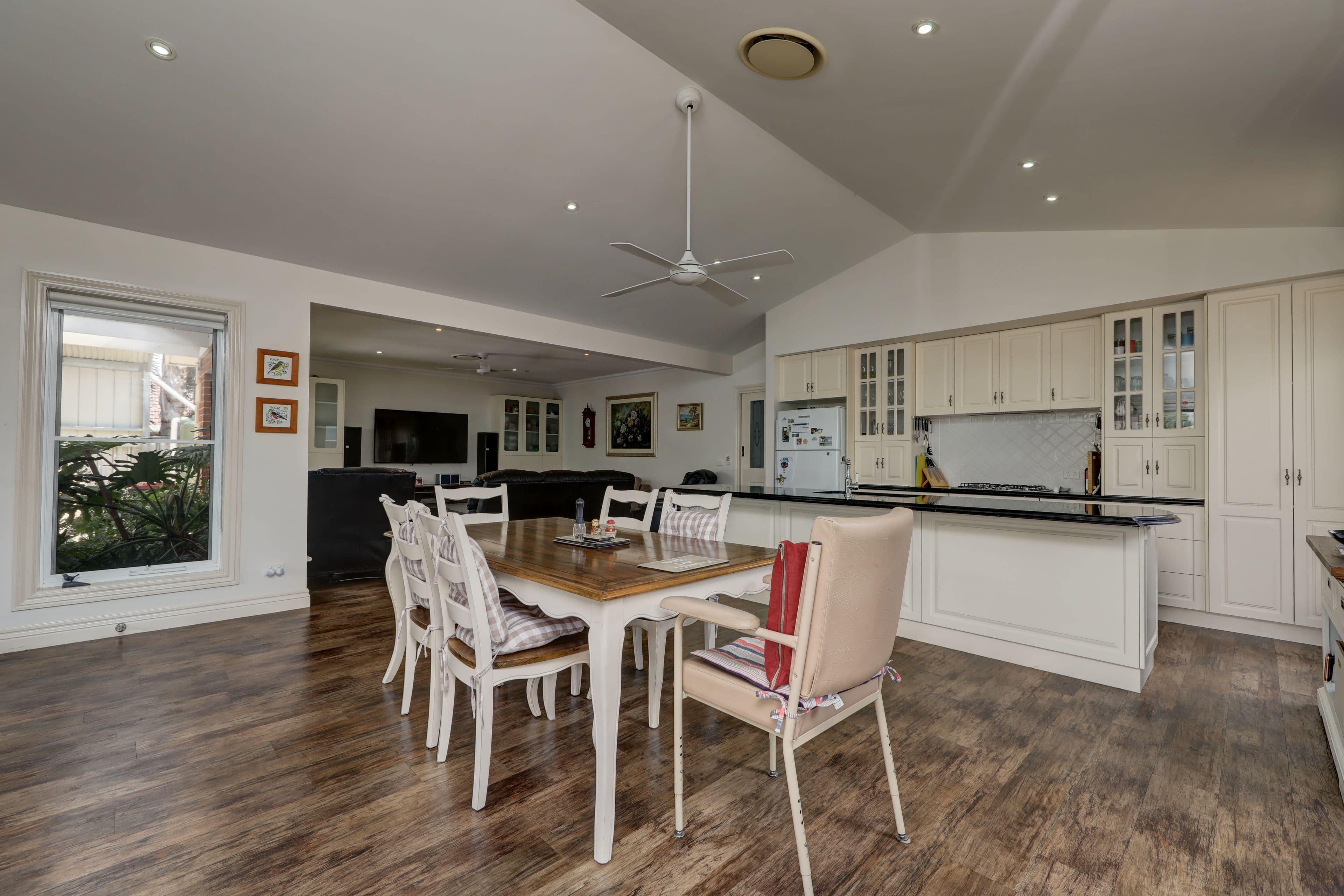 2 Thompson Avenue, Cobram VIC 3644, Cobram - Thumbnail 7