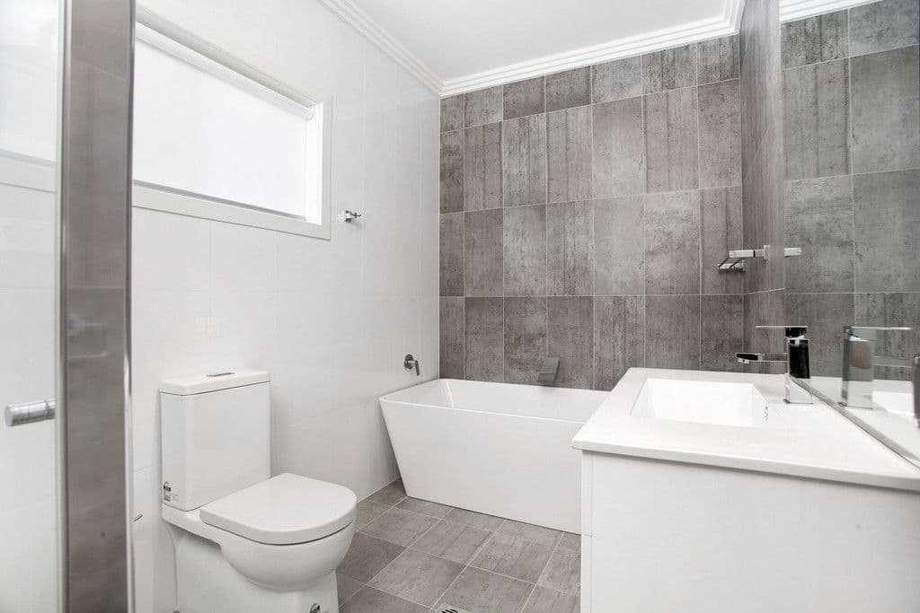 2 Ellengowan Crescent, Fairy Meadow - Thumbnail 5