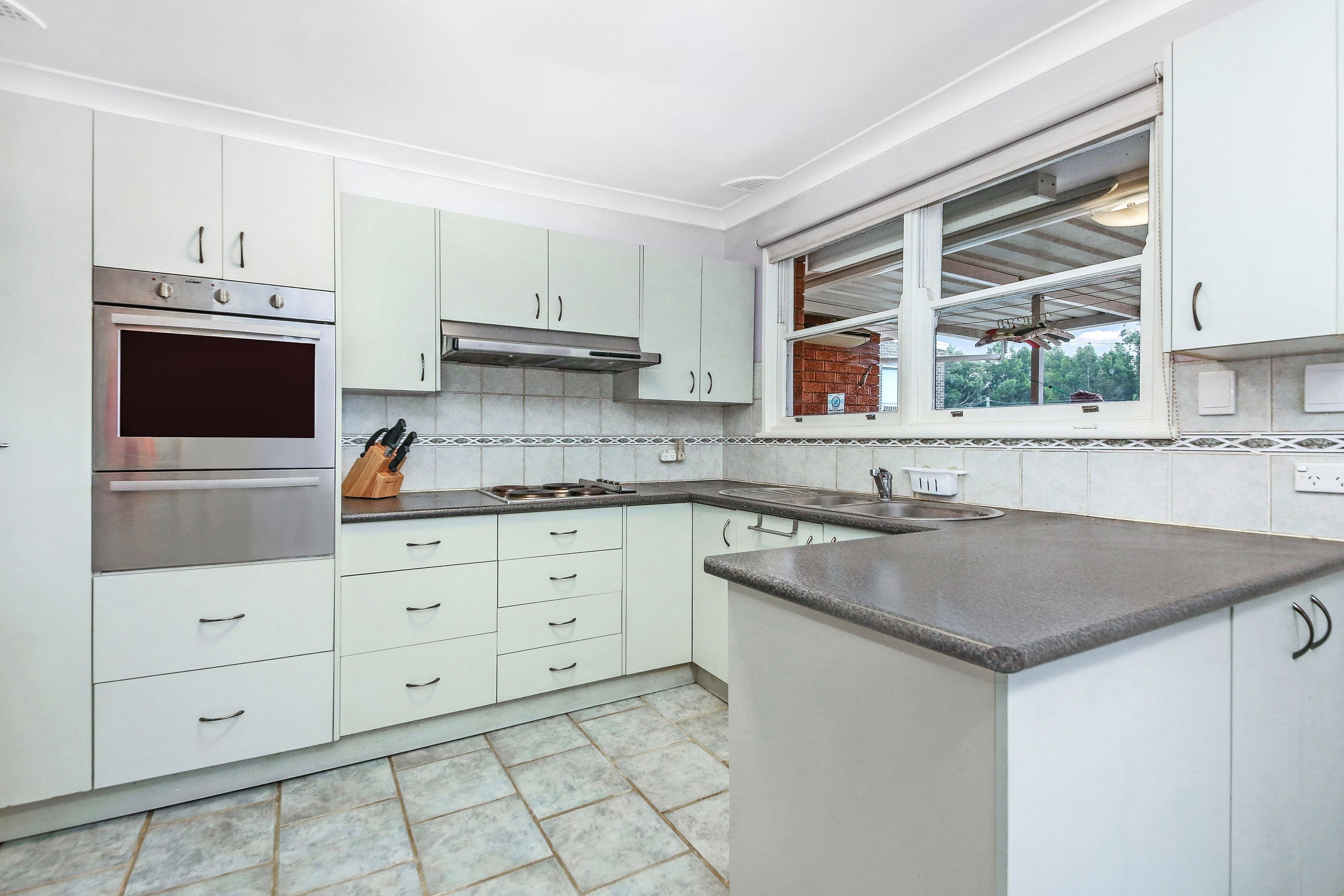 3 Universal Avenue, Georges Hall NSW 2198, Georges Hall - Thumbnail 2