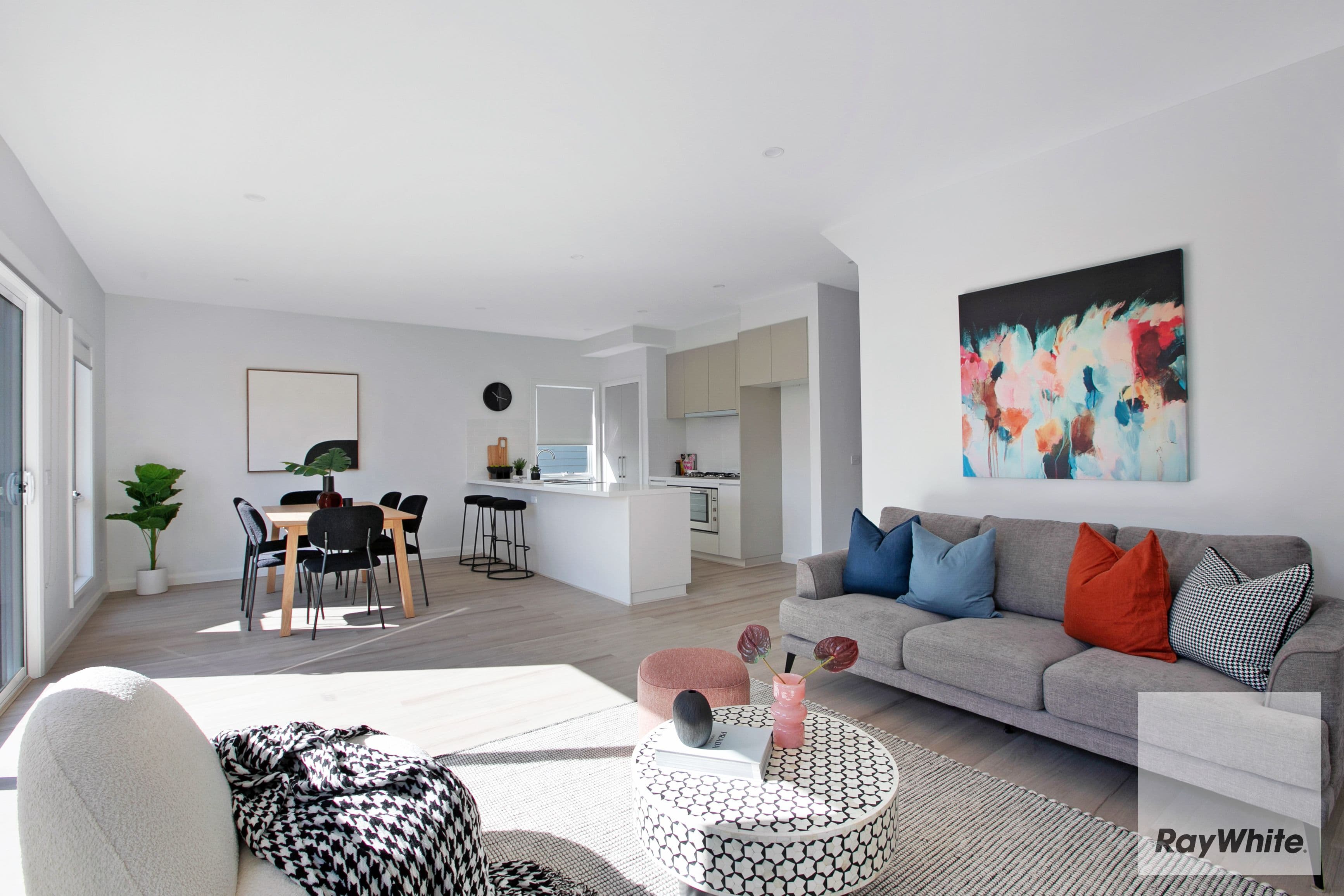 16 Thompson Street, Watsonia VIC 3087, Watsonia - Thumbnail 2