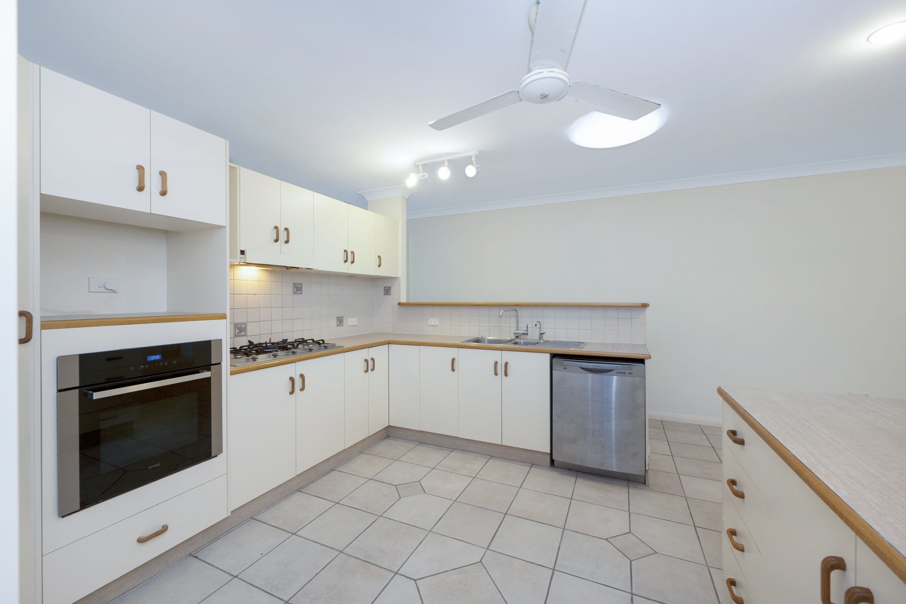 18 Hoop Street, Kirwan QLD 4817, Kirwan - Thumbnail 5