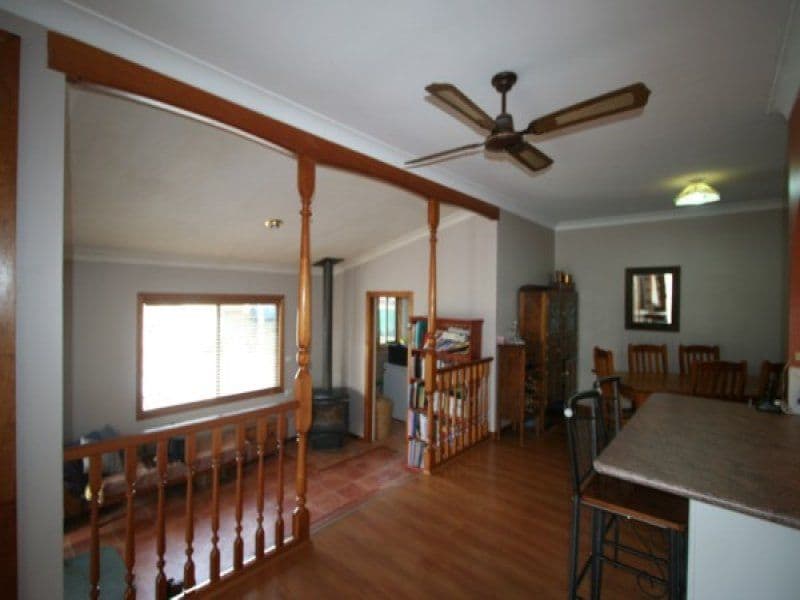 131 Logan Street, TENTERFIELD NSW 2372, Tenterfield - Thumbnail 3