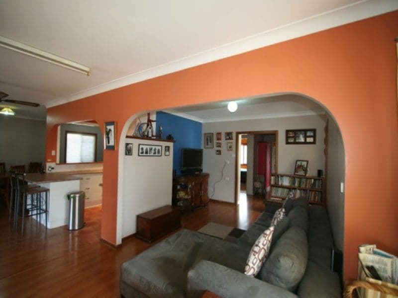 131 Logan Street, TENTERFIELD NSW 2372, Tenterfield - Thumbnail 4