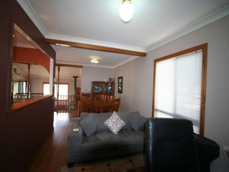 131 Logan Street, TENTERFIELD NSW 2372, Tenterfield - Thumbnail 8