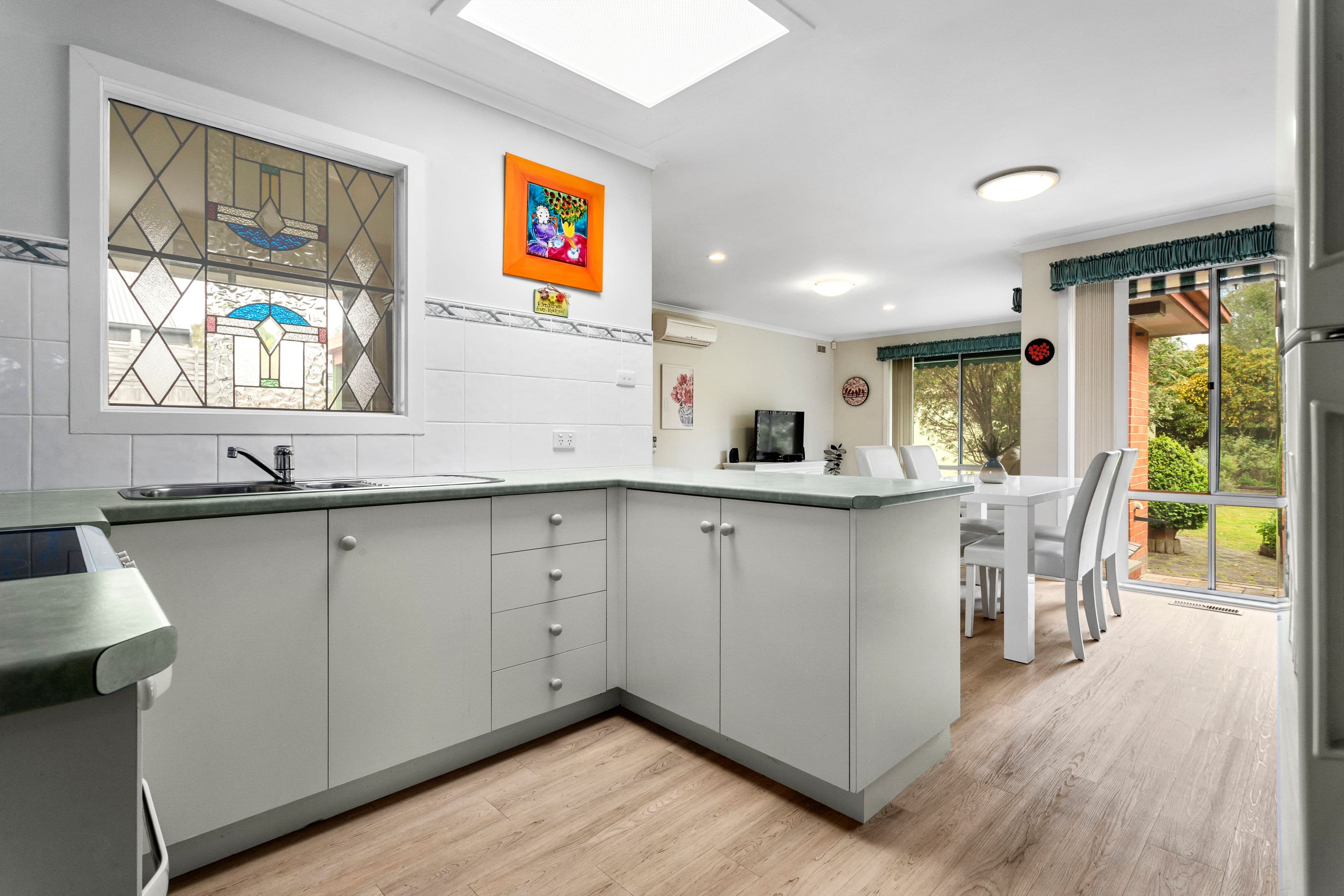11 Mirang Avenue, Croydon VIC 3136, Croydon - Thumbnail 2