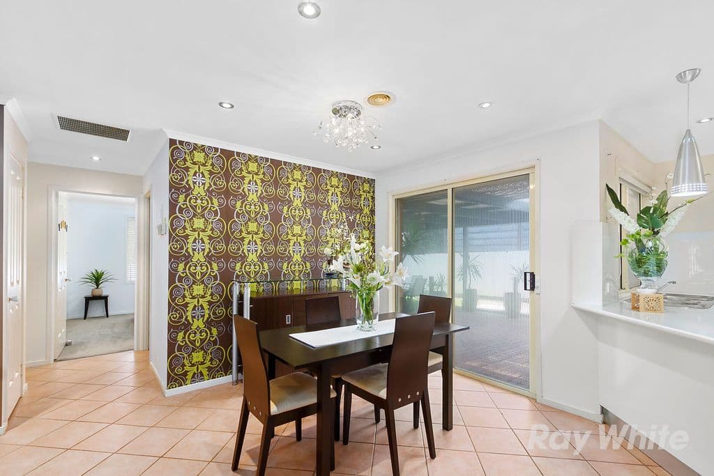 4 Overton Close, Rowville VIC 3178, Rowville - Thumbnail 4