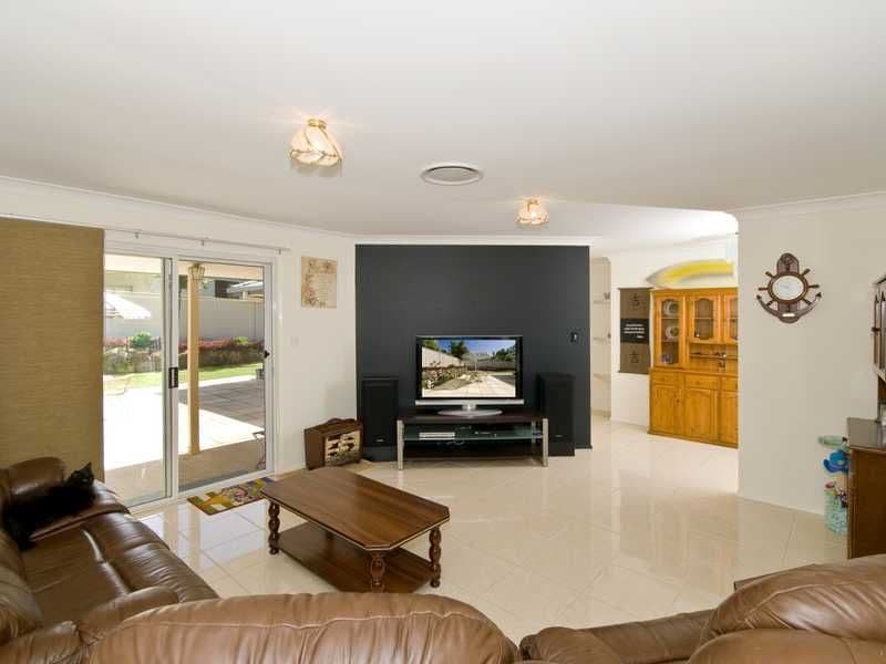 100 Ware Drive, CURRUMBIN WATERS QLD 4223, Currumbin Waters - Thumbnail 4