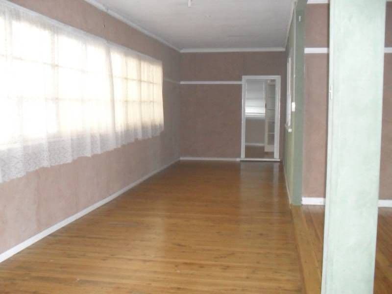 22 Oliver Street, INVERELL NSW 2360, Inverell - Thumbnail 2