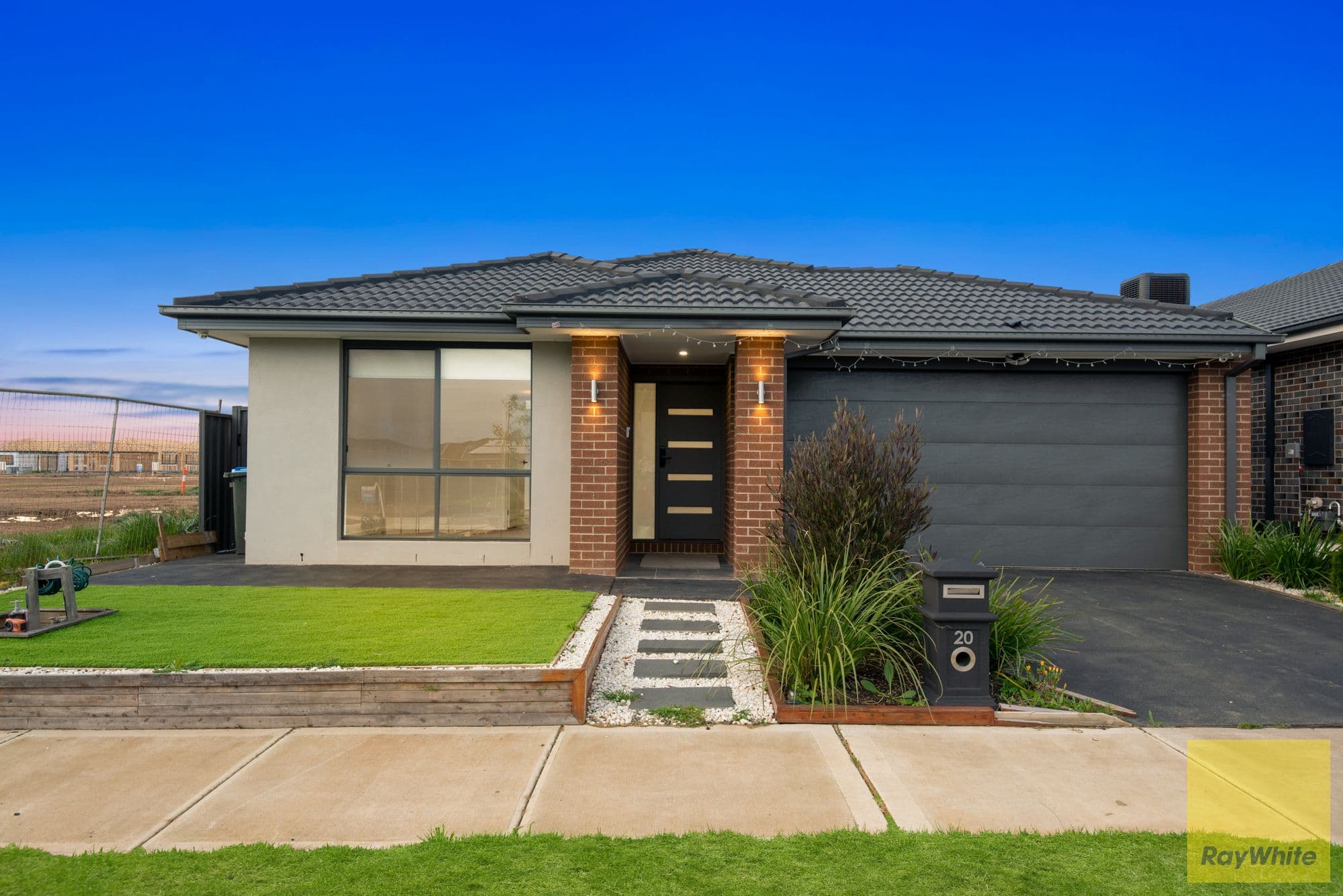 20 Artfield Drive, Werribee VIC 3030, Werribee - Thumbnail 2