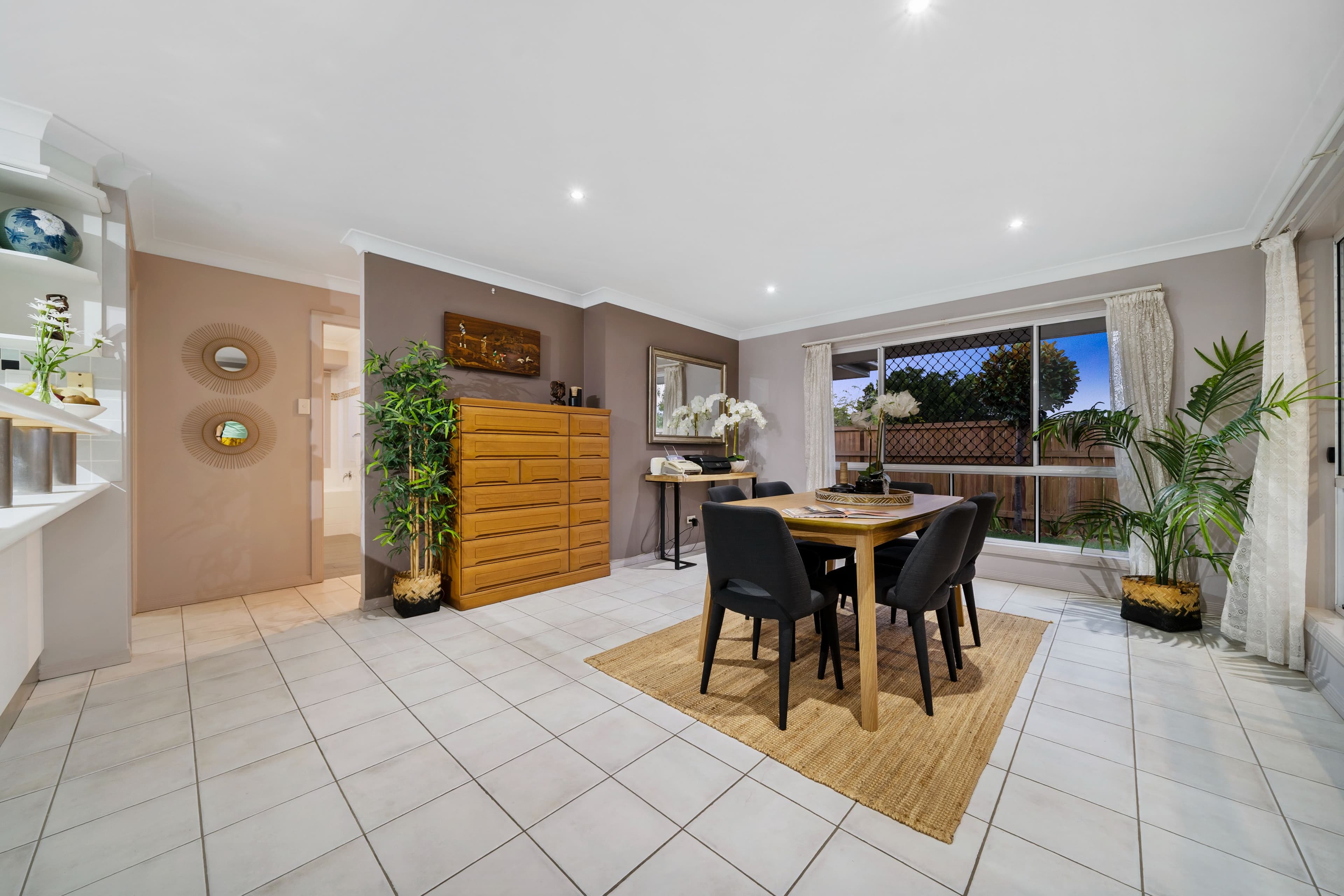 27 Woodglen Street, Kuraby QLD 4112, Kuraby - Thumbnail 3