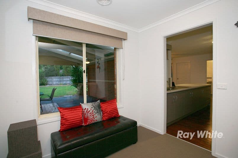 6 Jacinta Drive, CRANBOURNE VIC 3977, Cranbourne West - Thumbnail 5