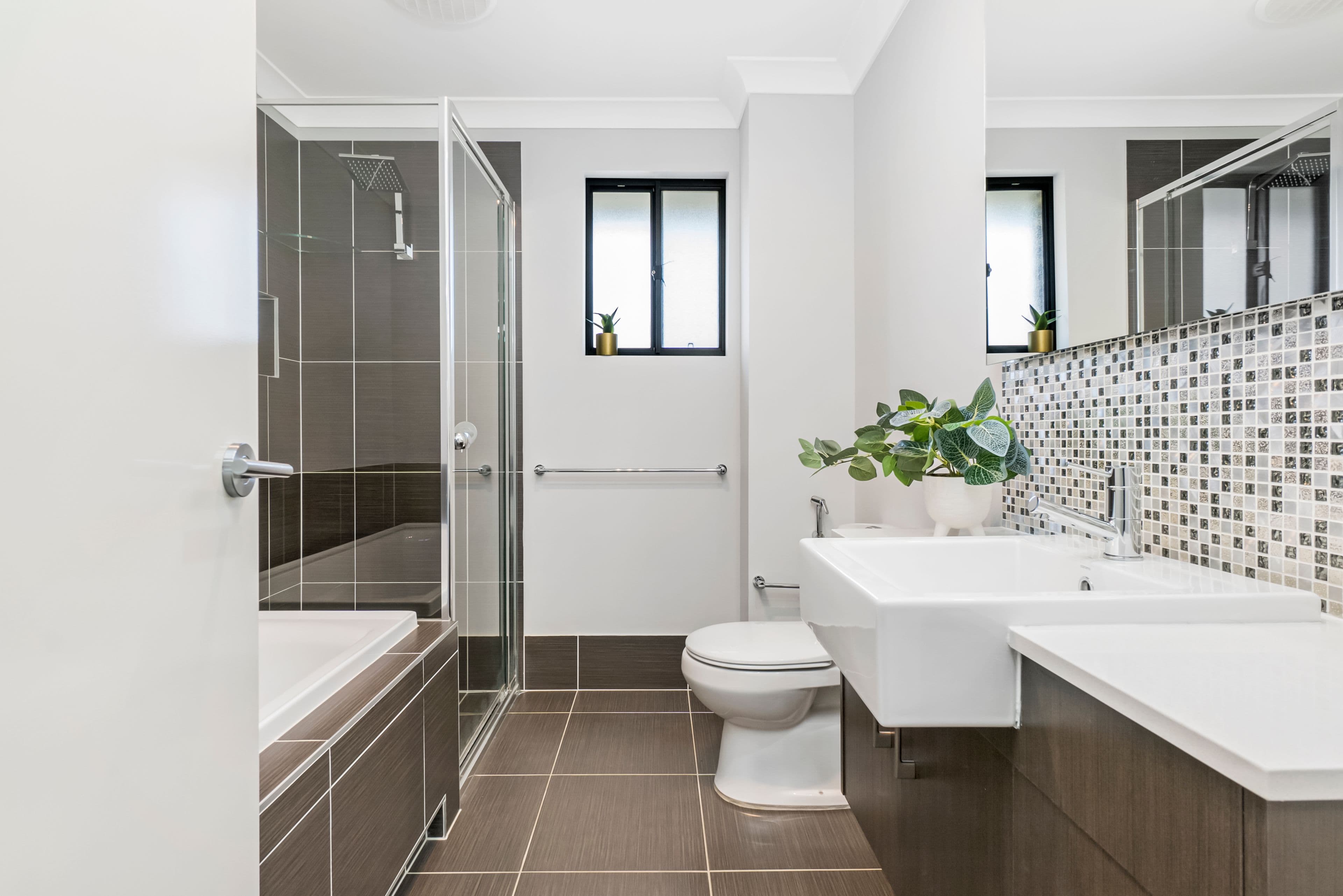 56 Sugarloaf Crescent, Colebee NSW 2761, Colebee - Thumbnail 6