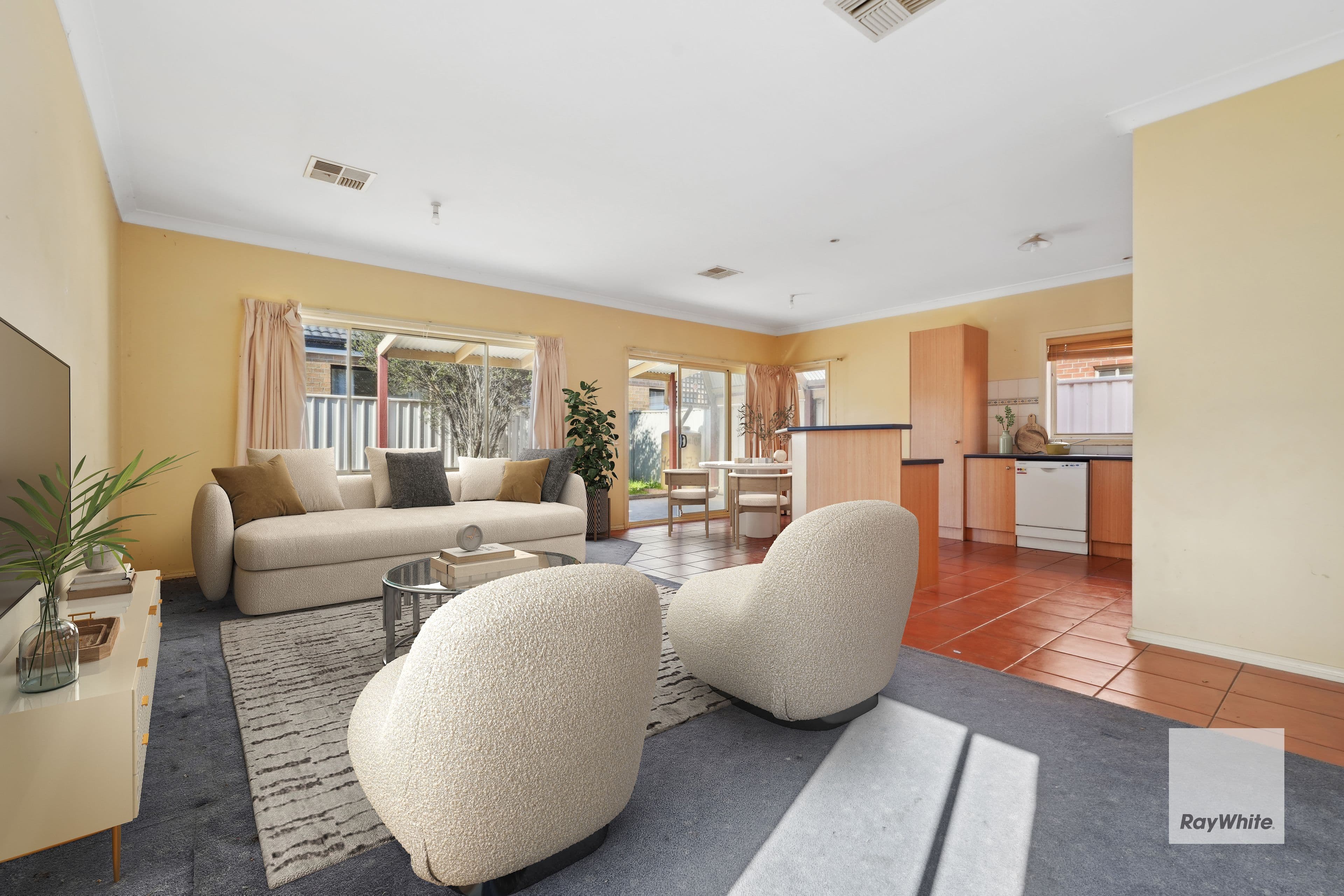 5 Betchworth Close, Caroline Springs VIC 3023, Caroline Springs - Thumbnail 2