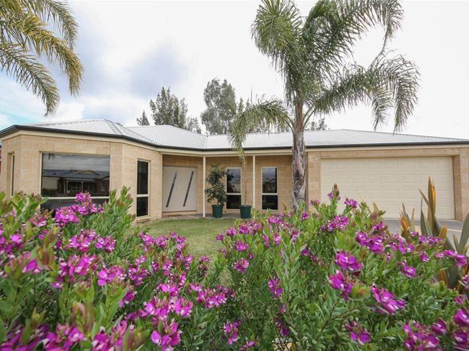 9 Suffolk Drive, Mildura - Image 1