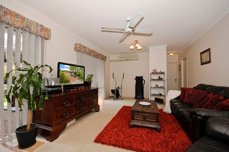 8 COMMERFORD Place, CHIRNSIDE PARK VIC 3116, Chirnside Park - Thumbnail 2