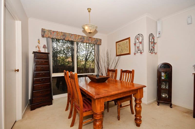 8 COMMERFORD Place, CHIRNSIDE PARK VIC 3116, Chirnside Park - Thumbnail 4