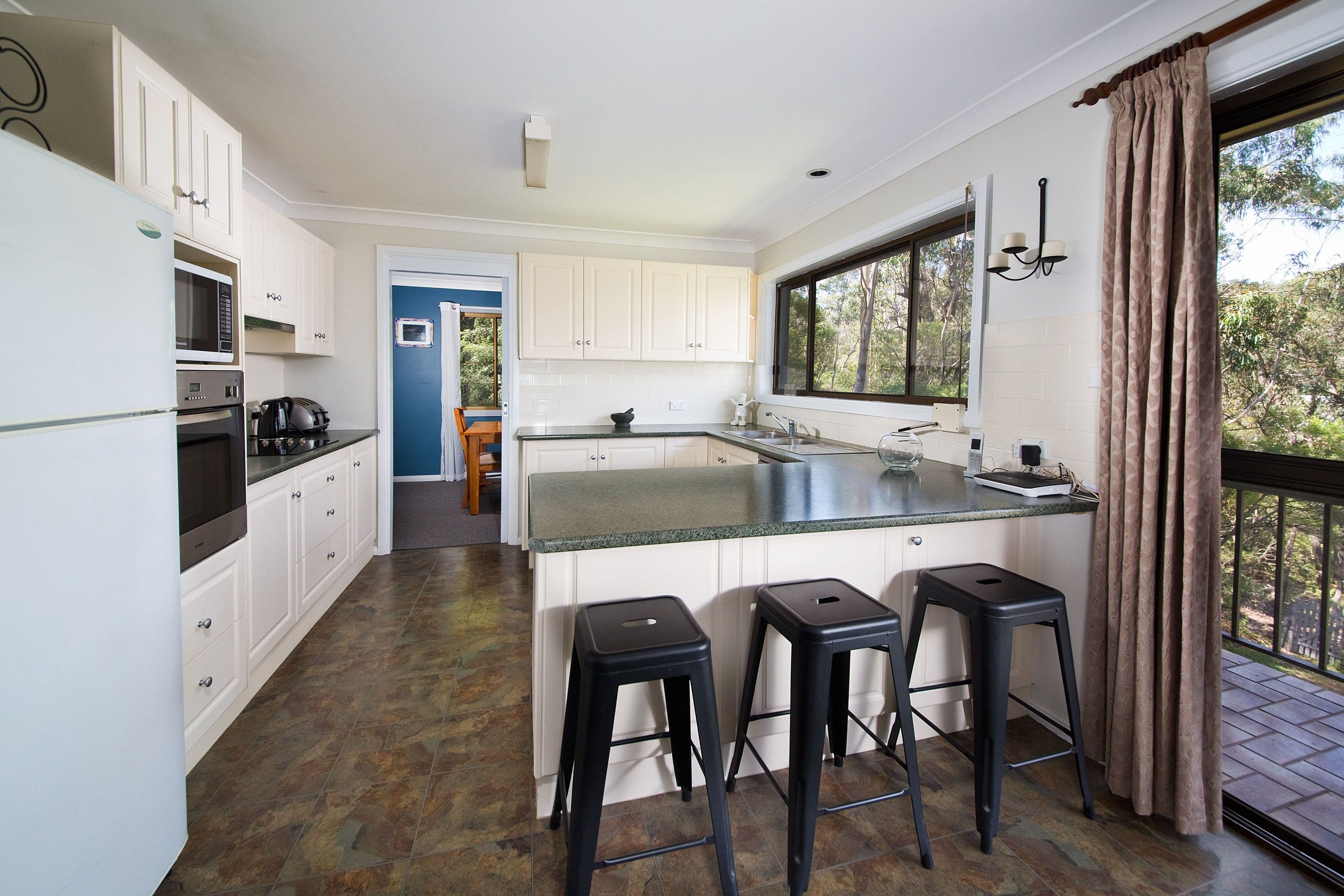 146 Victoria Street, Mount Victoria - Thumbnail 3