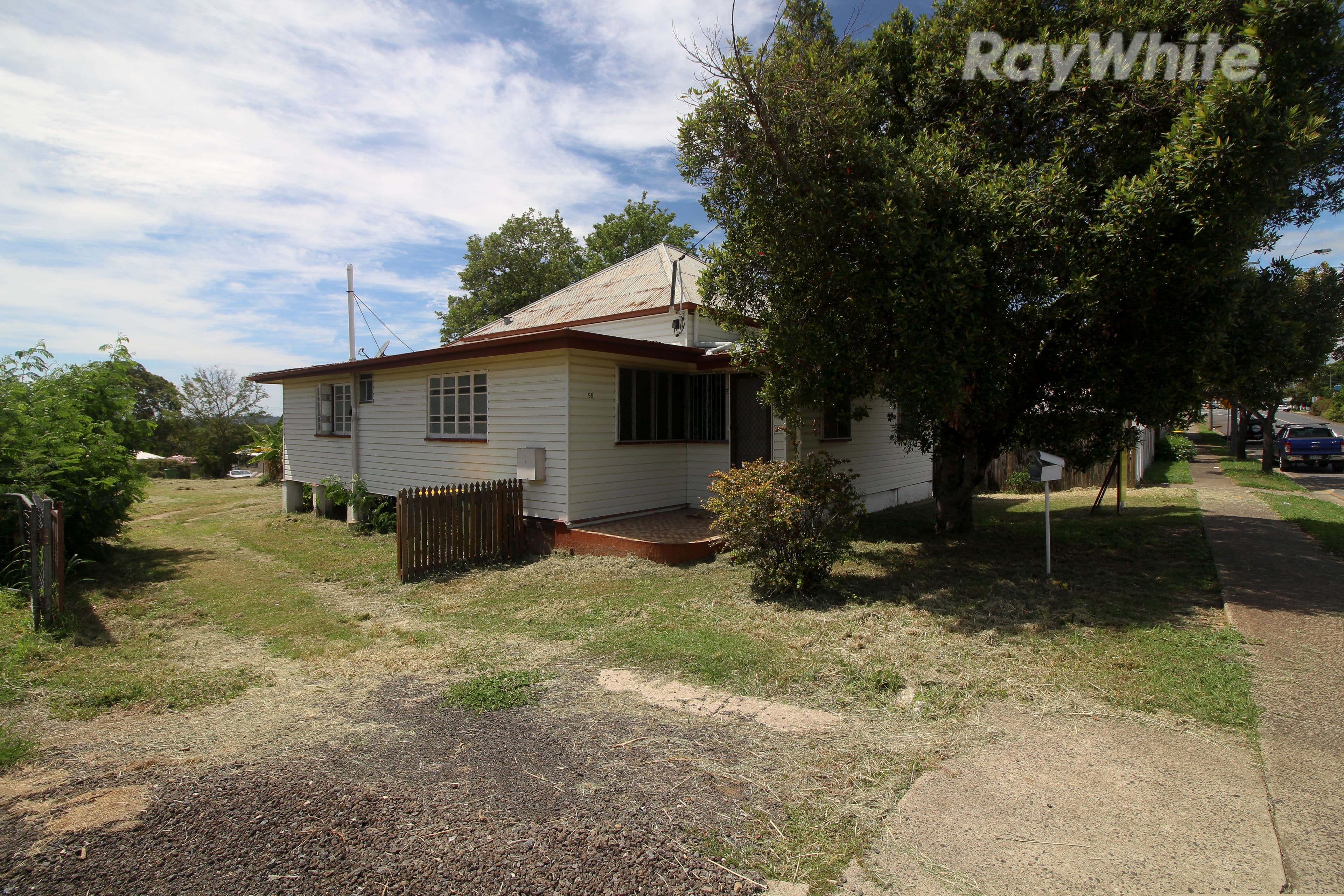 95 Downs Street, North Ipswich QLD 4305, North Ipswich - Thumbnail 2
