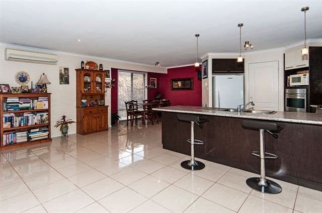 7 Manooka Crescent, HIGHFIELDS QLD 4352, Highfields - Thumbnail 4
