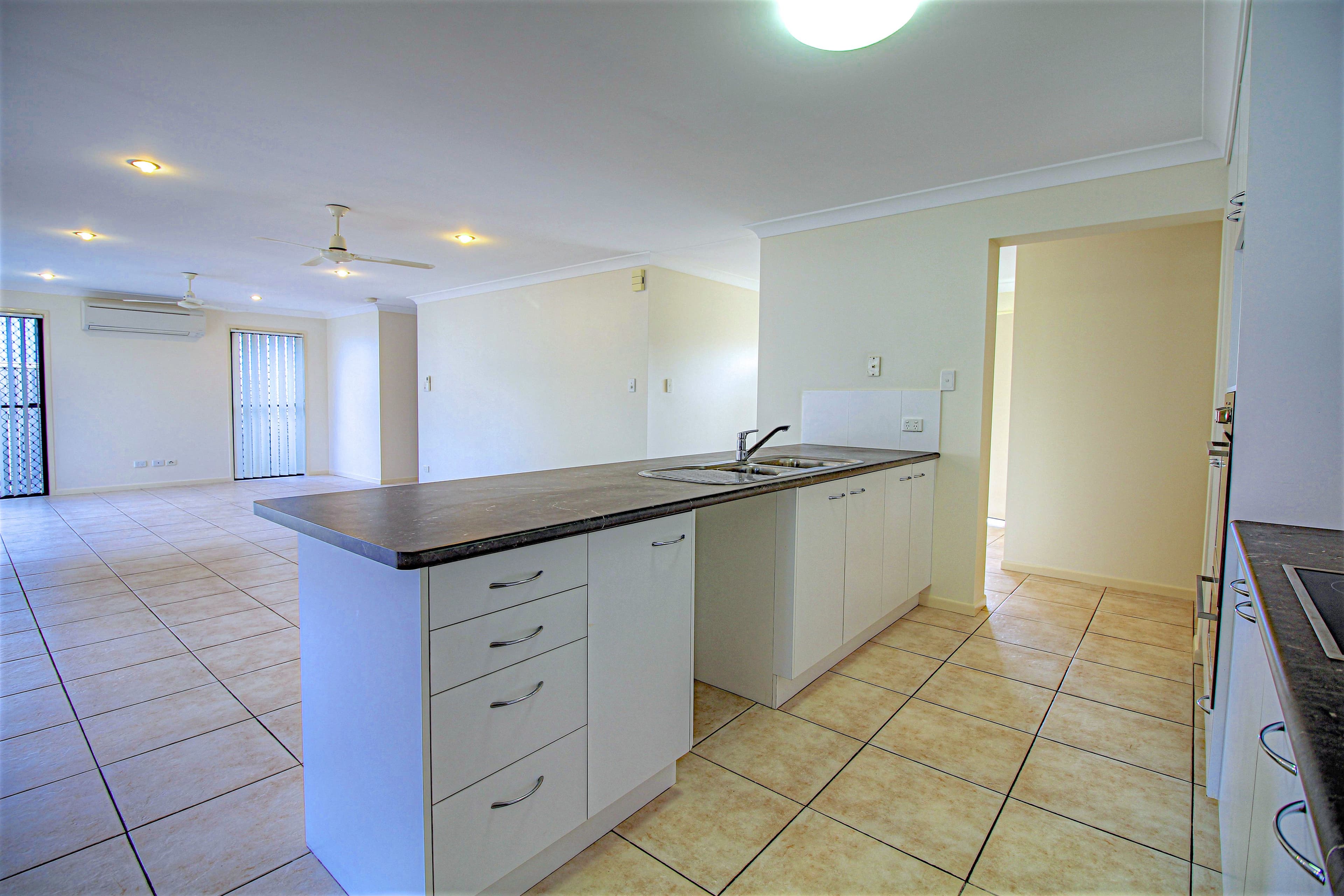14 Grampians Close, Forest Lake QLD 4078, Forest Lake - Thumbnail 4