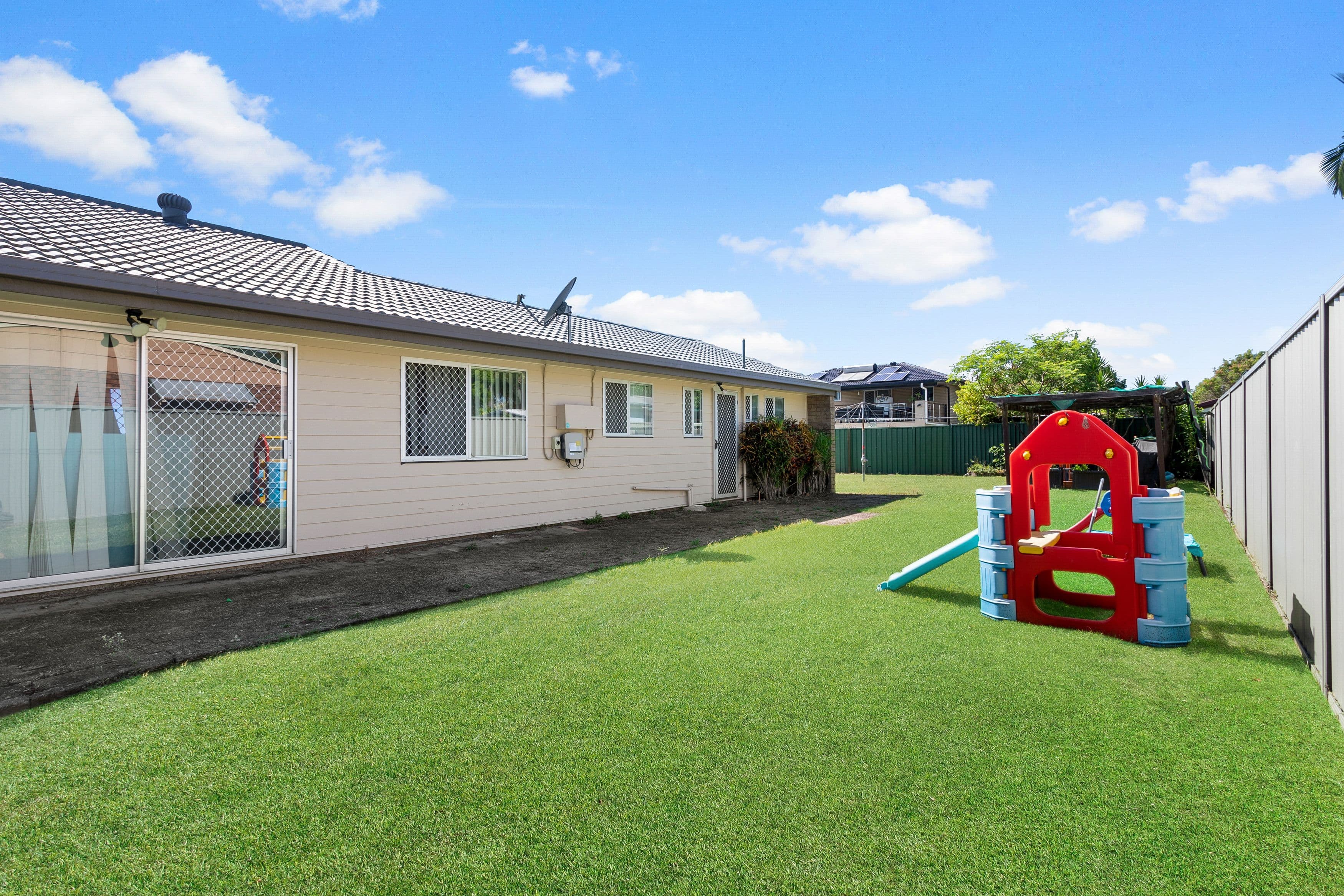 10 Featherstone Street, Kippa-Ring QLD 4021, Kippa-Ring - Thumbnail 2
