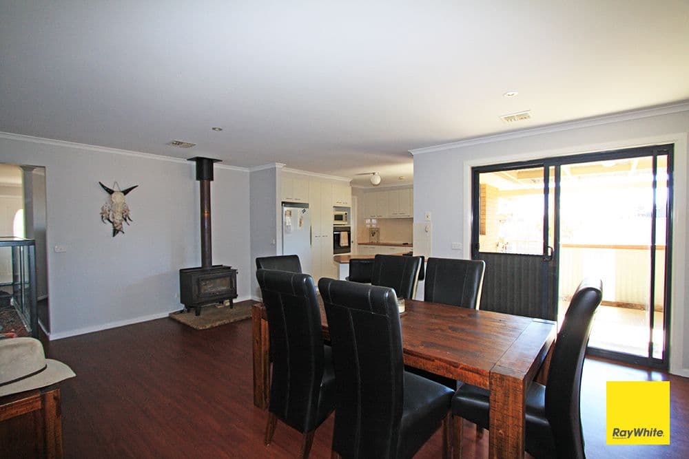 13 Mccusker Drive, Bungendore - Thumbnail 3