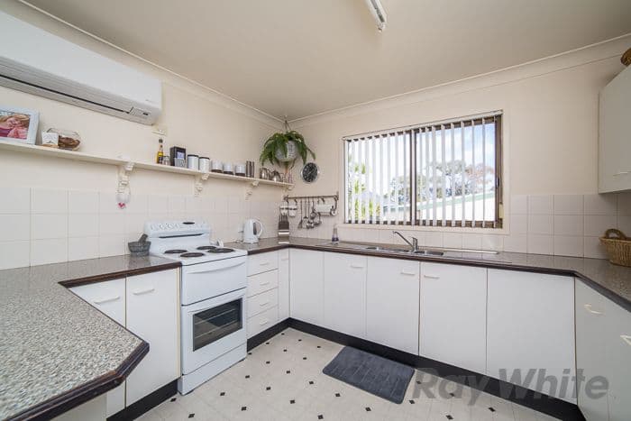 17 Railway Crescent, BELMONT NORTH NSW 2280, Belmont North - Thumbnail 2