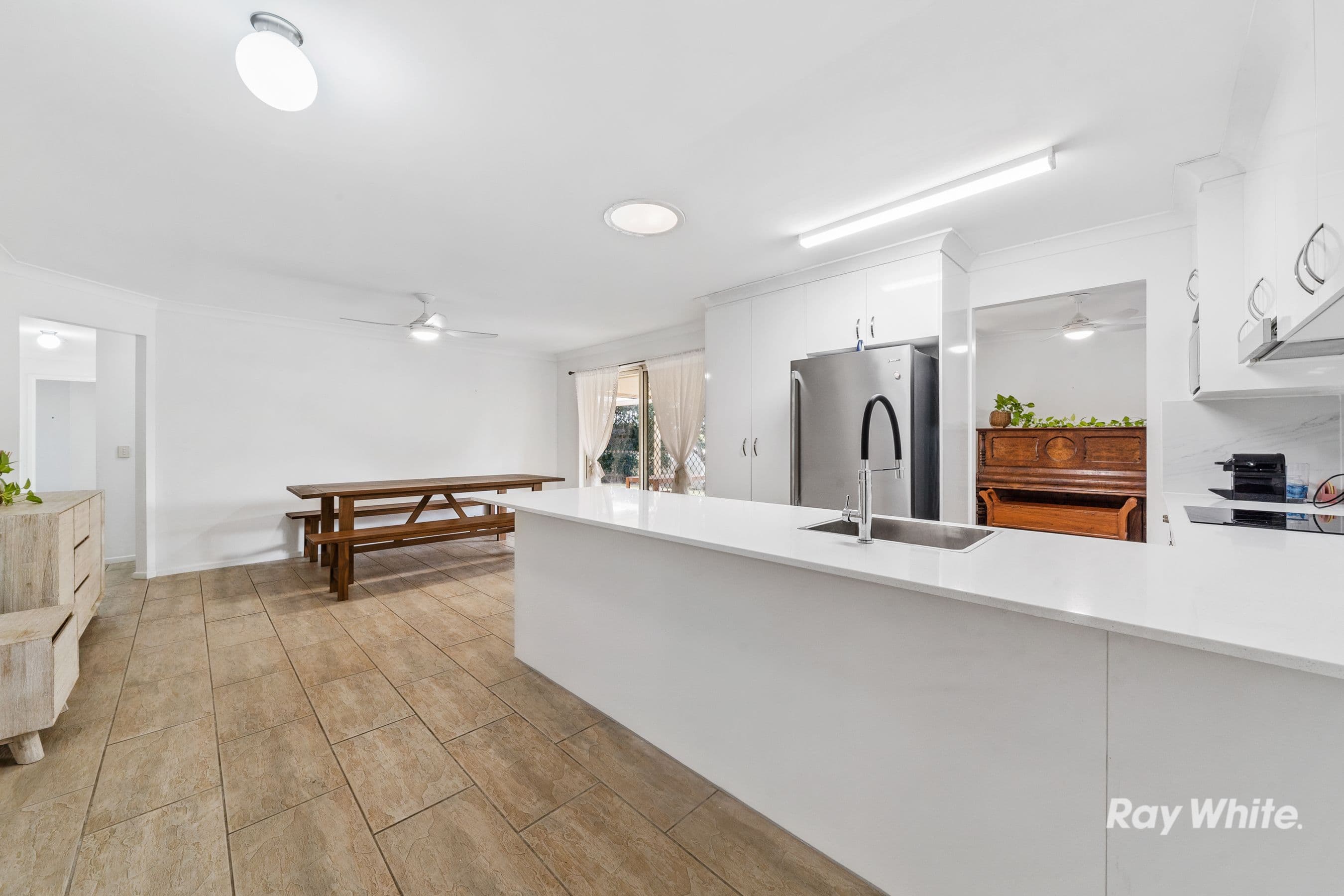 17 Fromelles Court, Regents Park QLD 4118, Regents Park - Thumbnail 5