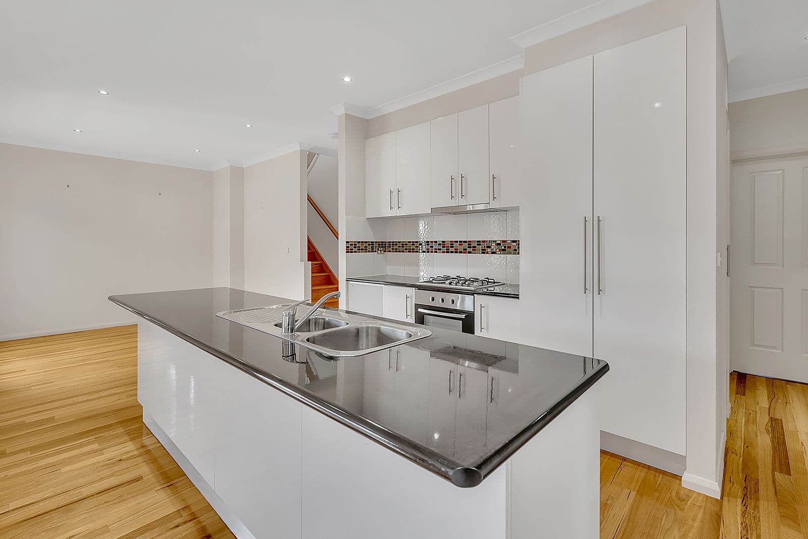 13 Northleigh Avenue, Craigieburn VIC 3064, Craigieburn - Thumbnail 2