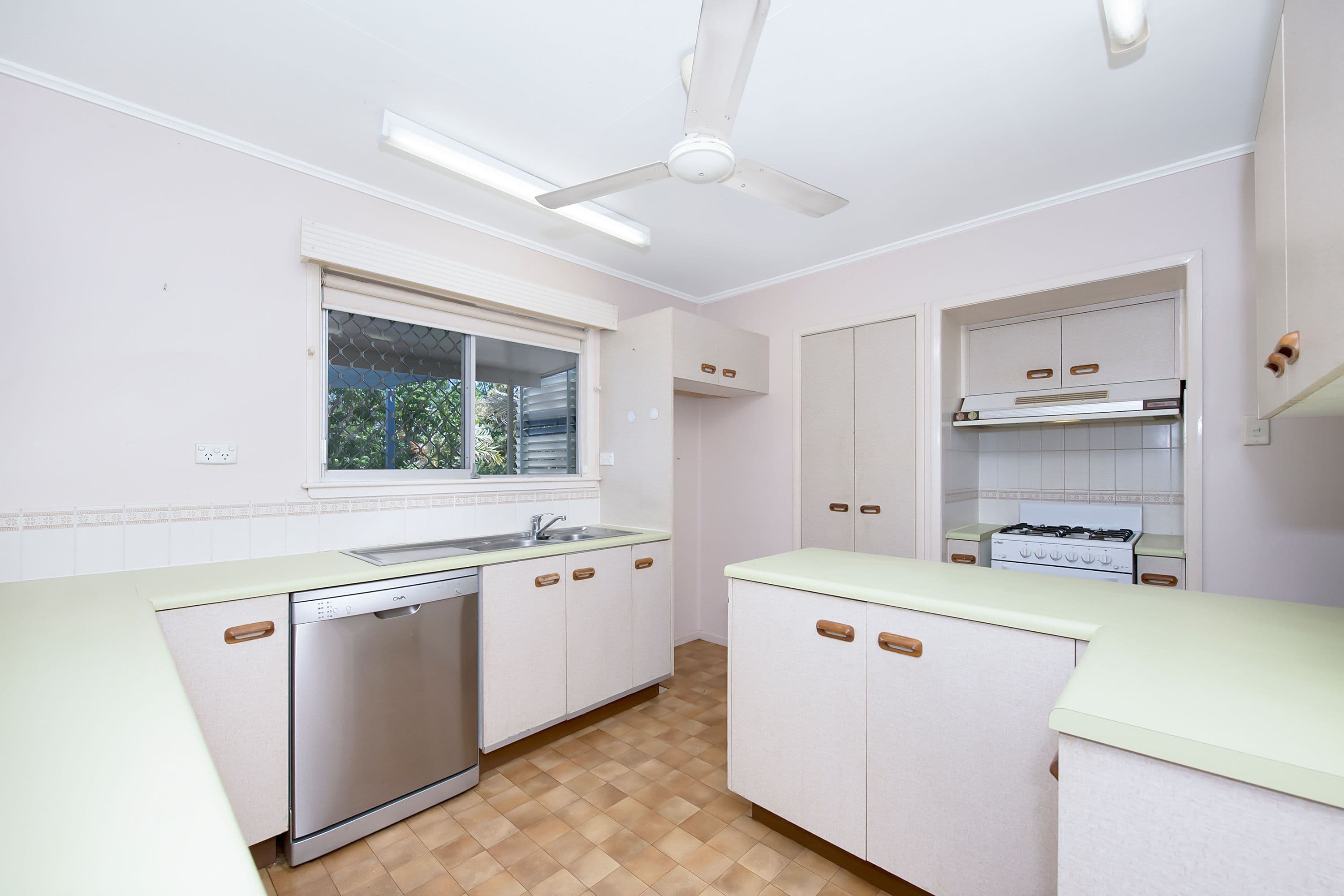 31 Renecol Avenue, Rasmussen QLD 4815, Rasmussen - Thumbnail 5